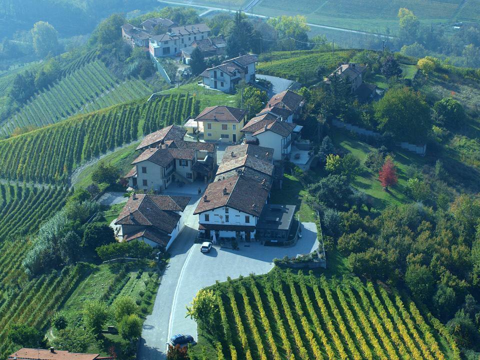 La rosa dei vini Bed and Breakfast Serralunga d'Alba Esterno foto